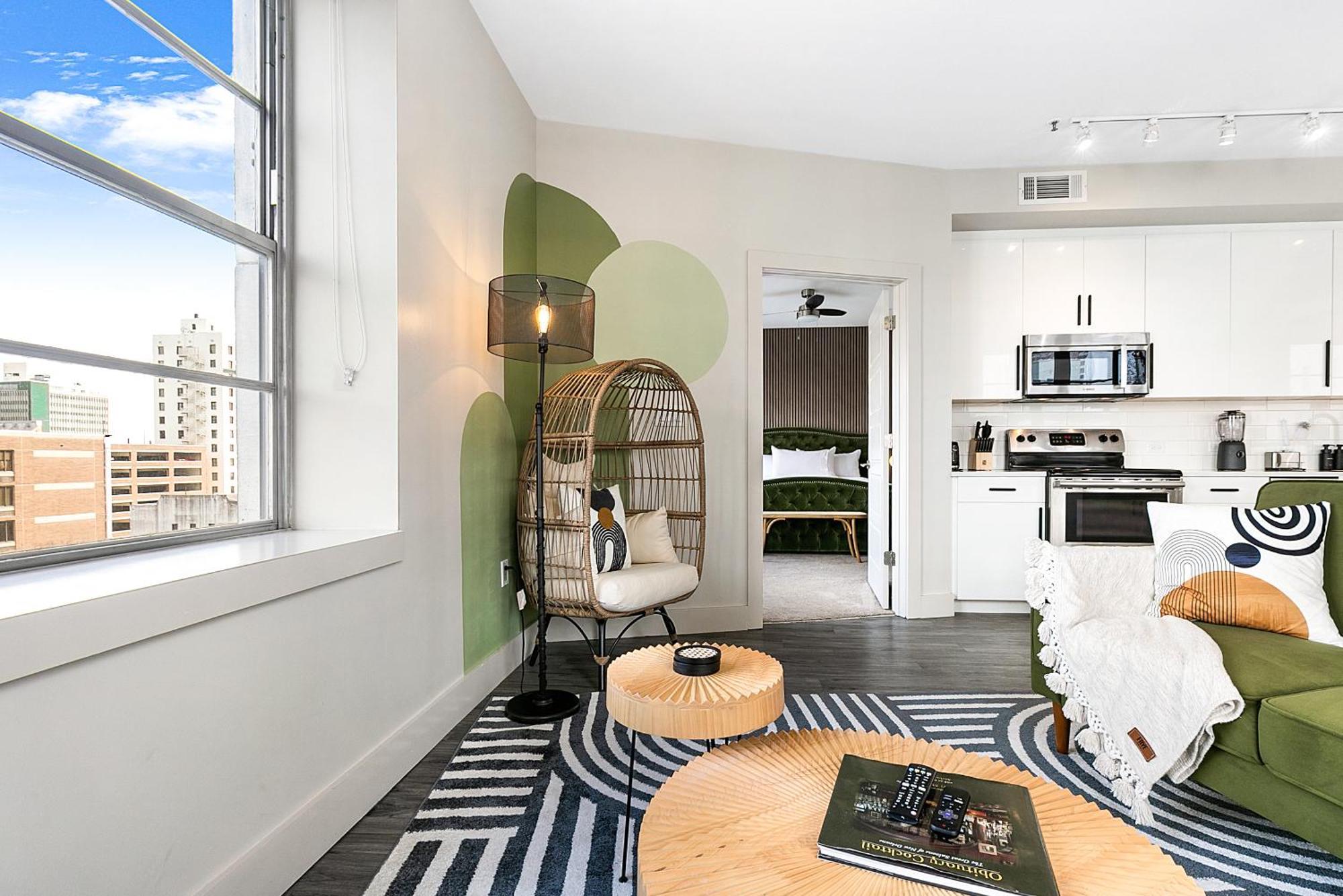 Luxury 2-Bedroom Condo Steps Away From The French Quarter New Orleans Exterior photo